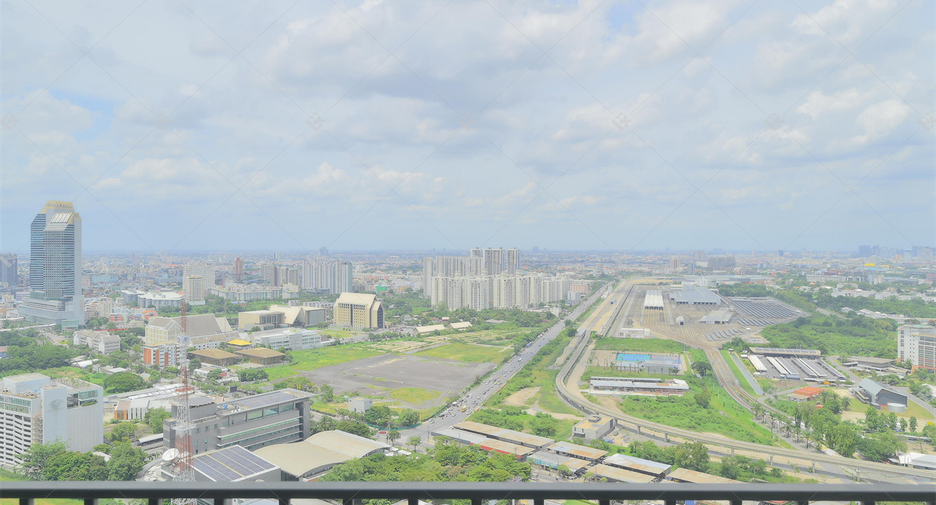 Condo en alquiler de 3 habitaciones en Huai Khwang, Bangkok