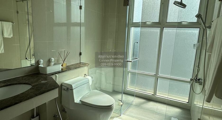 For rent 2 bedrooms condo in Watthana, Bangkok