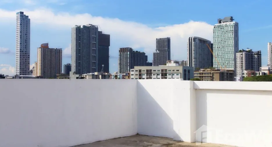 For rent 1 Beds retail Space in Phra Khanong, Bangkok