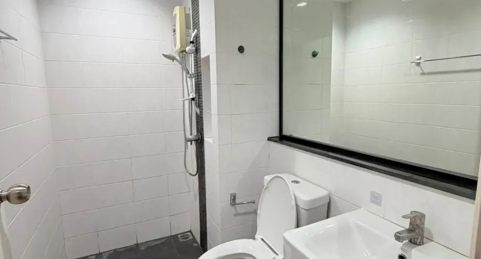 For rent 1 bed condo in Bang Phlat, Bangkok