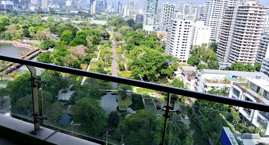 For rent 2 bedrooms condo in Khlong Toei, Bangkok