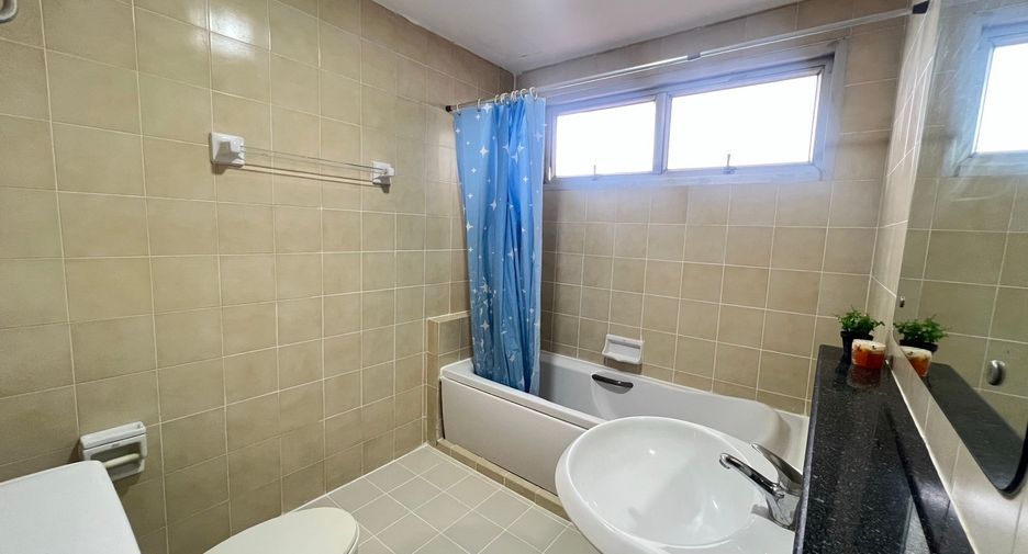 Wohnung zur Miete mit 3 Zimmer in Khlong Toei, Bangkok