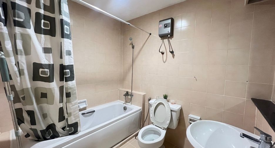 Wohnung zur Miete mit 3 Zimmer in Khlong Toei, Bangkok