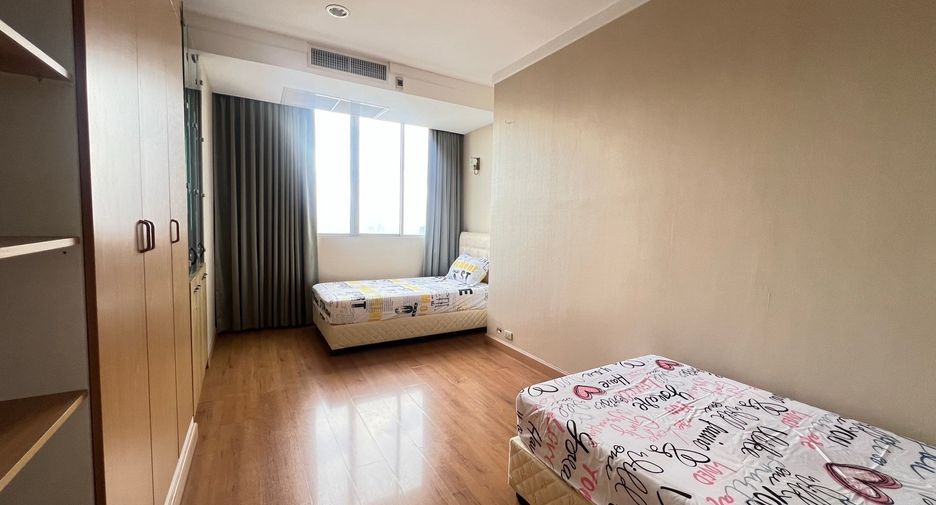 Wohnung zur Miete mit 3 Zimmer in Khlong Toei, Bangkok