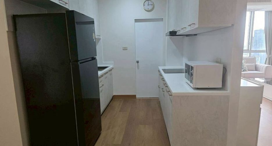 Wohnung zur Miete mit 3 Zimmer in Khlong Toei, Bangkok