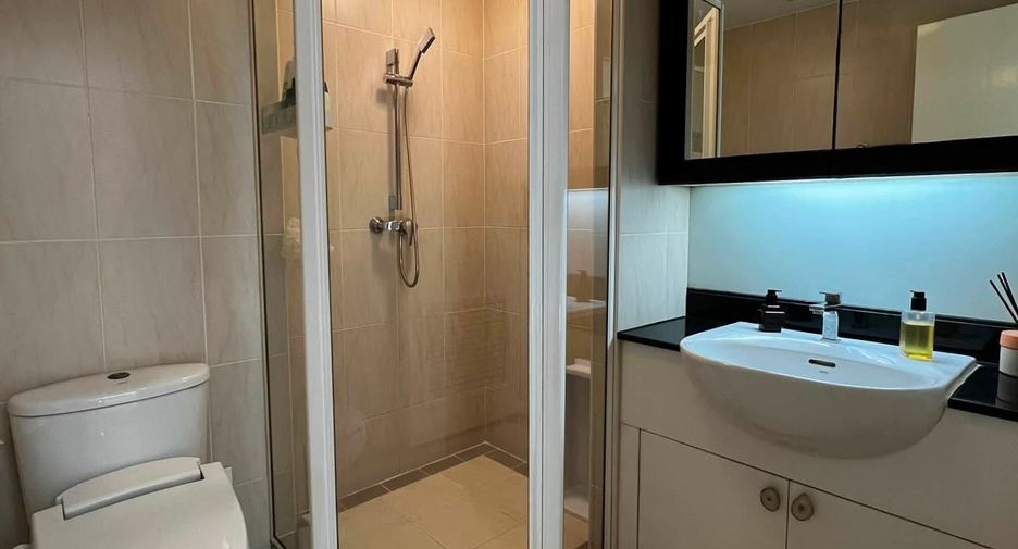 Wohnung zur Miete mit 2 Zimmer in Watthana, Bangkok