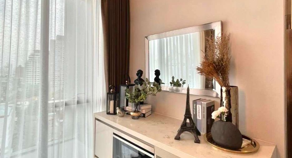 For rent 2 bedrooms condo in Khlong Toei, Bangkok