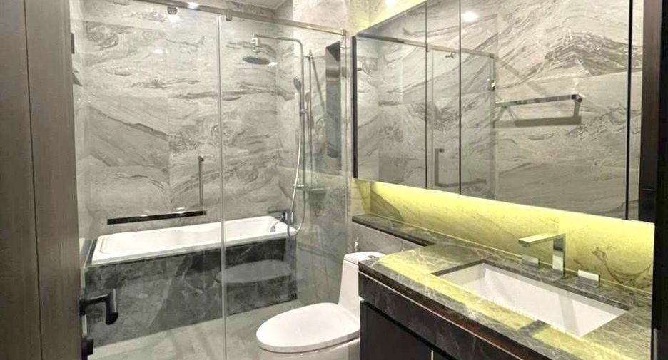 For rent 2 bedrooms condo in Khlong Toei, Bangkok
