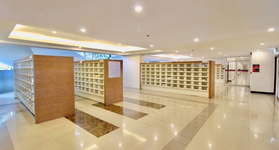 For sale 1 bed condo in Khan Na Yao, Bangkok