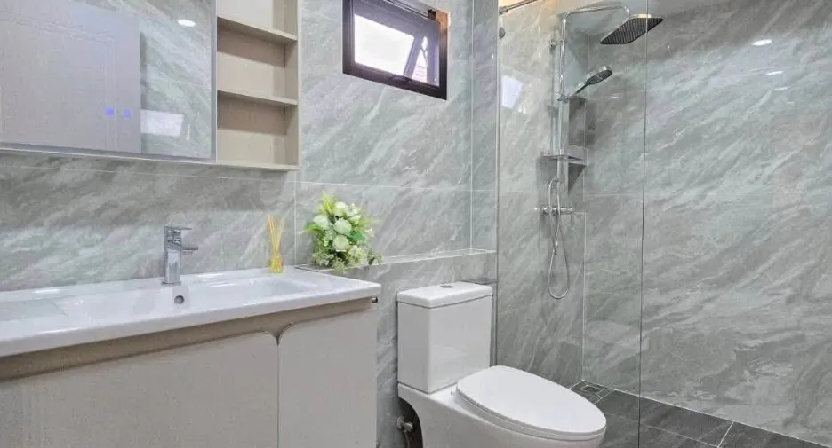 Villa zum Kauf mit 4 Zimmer in Bang Lamung, Chonburi