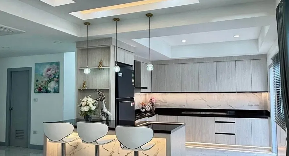 Villa zum Kauf mit 4 Zimmer in Bang Lamung, Chonburi