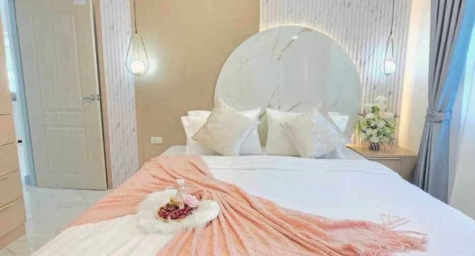 Villa zum Kauf mit 4 Zimmer in Bang Lamung, Chonburi