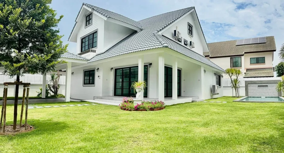 Villa zum Kauf mit 4 Zimmer in Bang Lamung, Chonburi