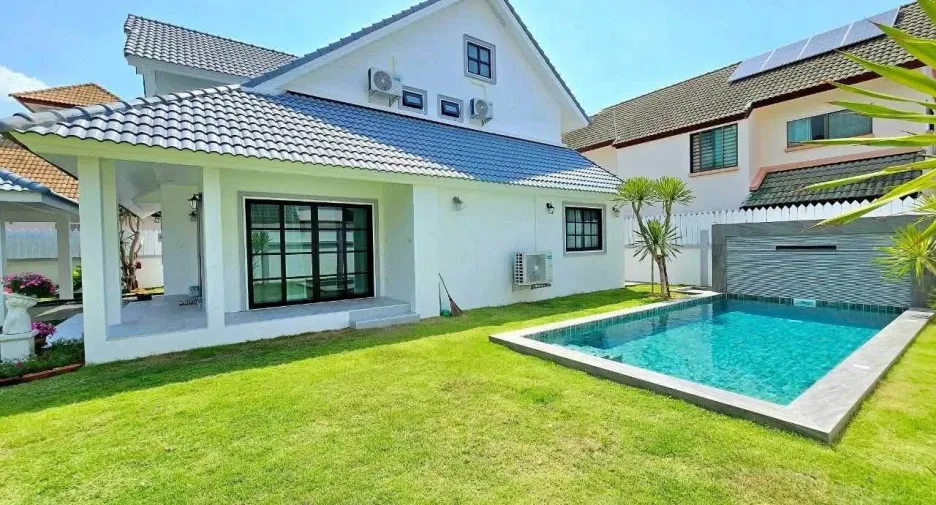 Villa zum Kauf mit 4 Zimmer in Bang Lamung, Chonburi