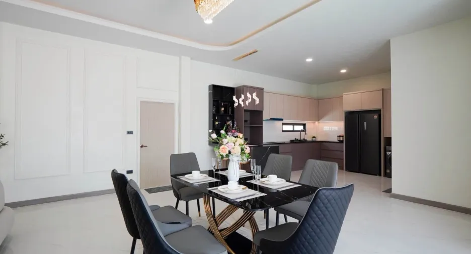For sale 3 bedrooms villa in Huay Yai, Pattaya