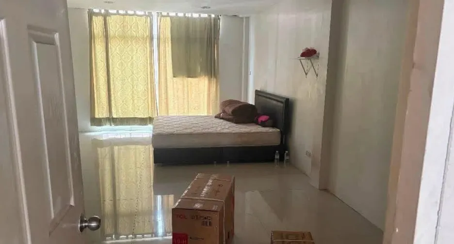 For sale 4 bedrooms apartment in Bang Lamung, Chonburi