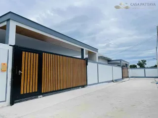 Villa zum Kauf mit 4 Zimmer in Bang Lamung, Chonburi