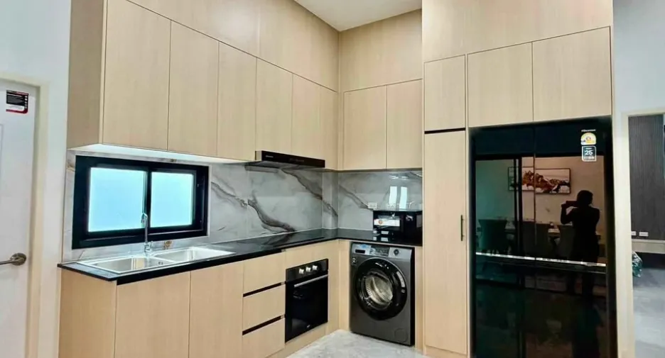 Villa zum Kauf mit 4 Zimmer in Bang Lamung, Chonburi