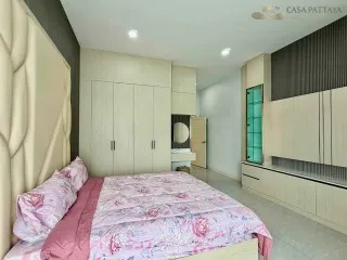 Villa zum Kauf mit 4 Zimmer in Bang Lamung, Chonburi