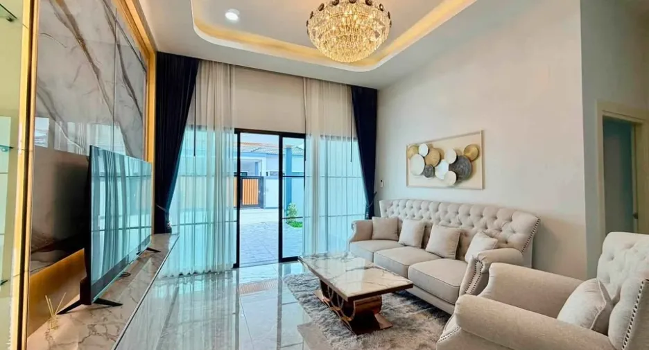 Villa zum Kauf mit 4 Zimmer in Bang Lamung, Chonburi