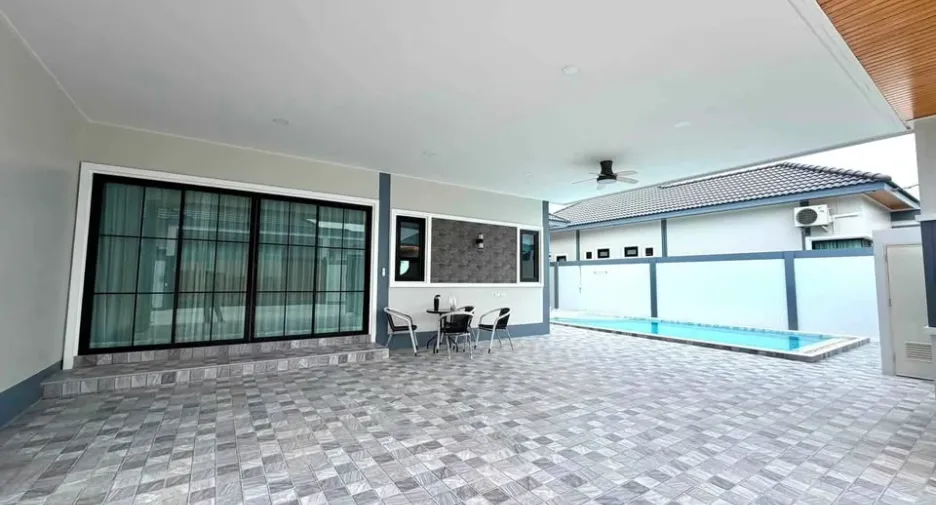 Villa zum Kauf mit 4 Zimmer in Bang Lamung, Chonburi