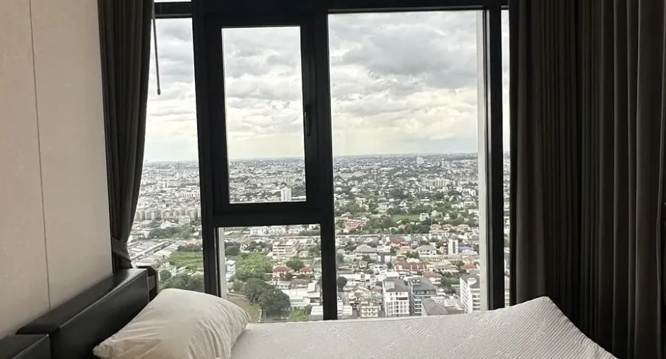 À vendre 2 chambres condo à Phra Khanong, Bangkok