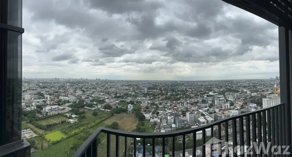 À vendre 2 chambres condo à Phra Khanong, Bangkok