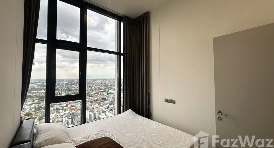 À vendre 2 chambres condo à Phra Khanong, Bangkok
