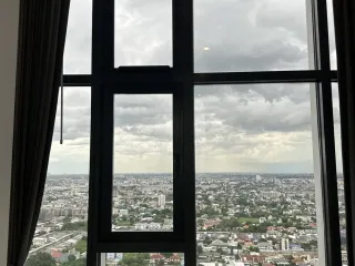 À vendre 2 chambres condo à Phra Khanong, Bangkok
