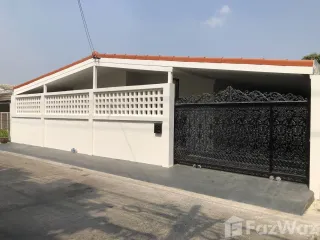 For rent 3 bedrooms house in Lat Phrao, Bangkok