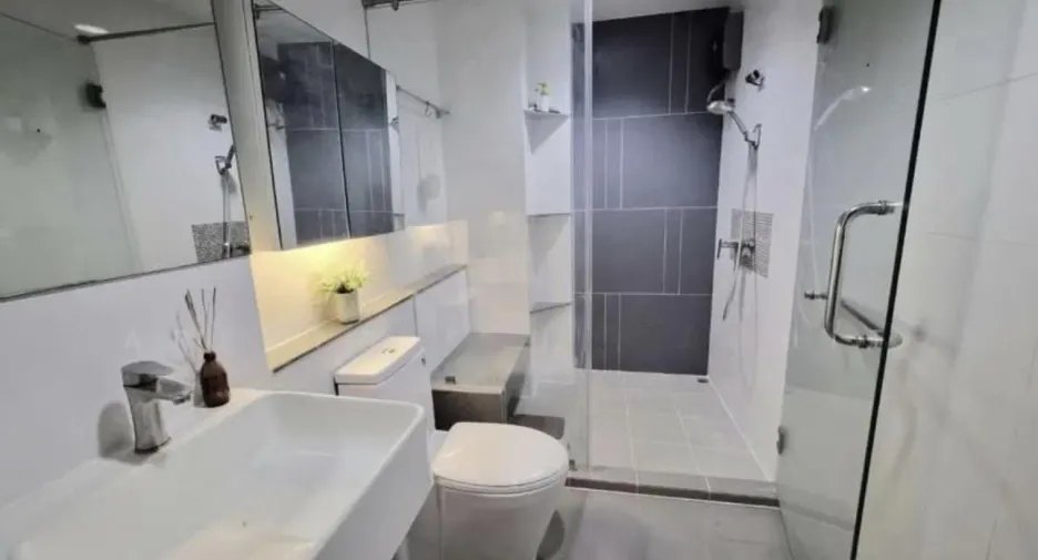 À vendre 1 chambre condo à Huai Khwang, Bangkok