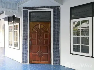 For rent 5 bedrooms house in Din Daeng, Bangkok