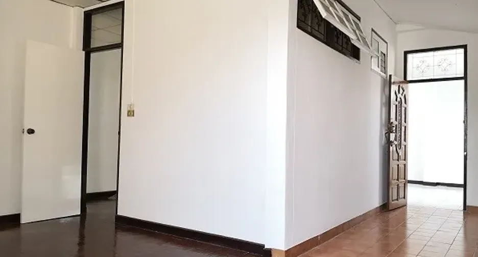 For rent 5 bedrooms house in Din Daeng, Bangkok