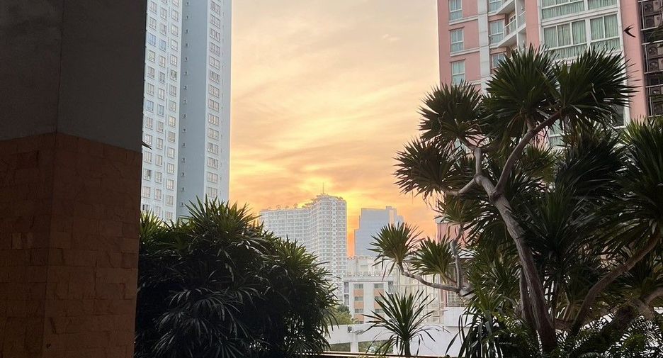 For sale 2 bedrooms condo in Yan Nawa, Bangkok