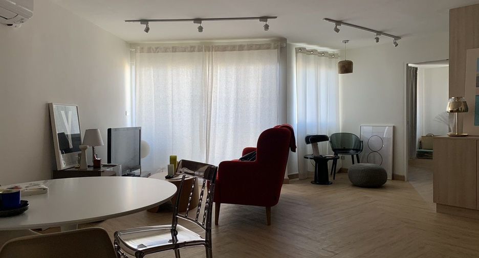 For sale 2 bedrooms condo in Yan Nawa, Bangkok
