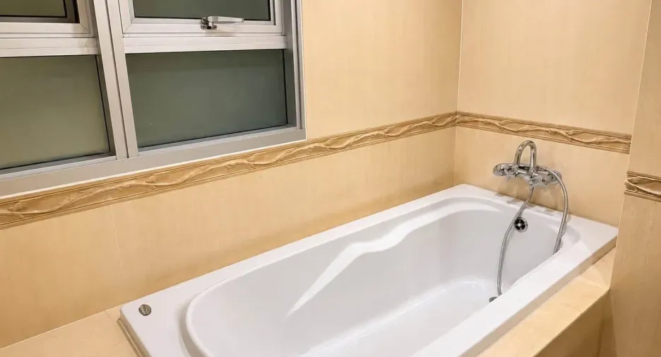 Wohnung zur Miete mit 2 Zimmer in Pathum Wan, Bangkok