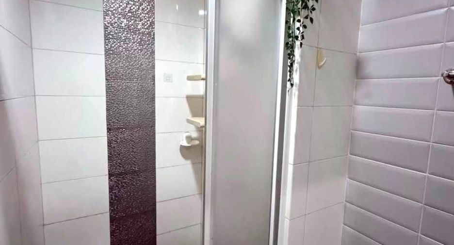 For rent studio condo in Khlong Toei, Bangkok