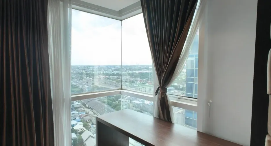 À vendre 2 chambres condo à Bang Na, Bangkok