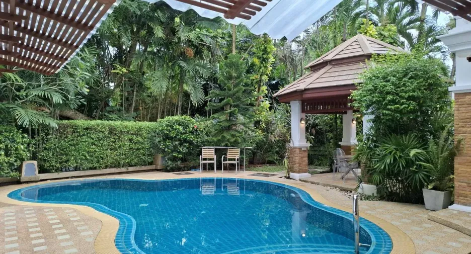 À louer 4 chambres villa à Mueang Phuket, Phuket