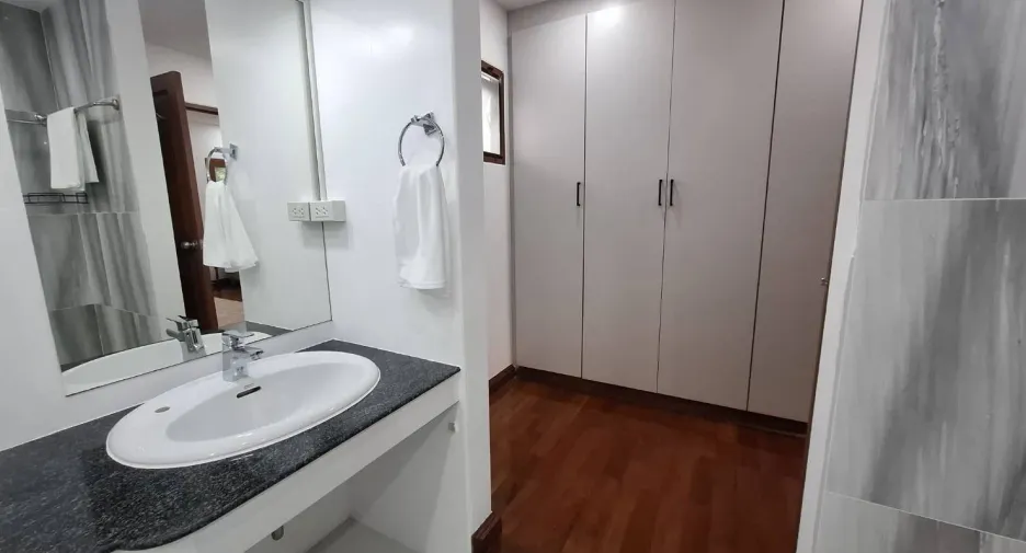 À louer 4 chambres villa à Mueang Phuket, Phuket