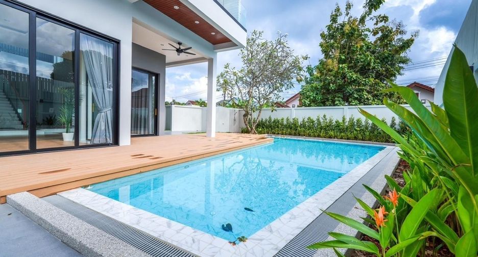 À vendre et à louer 4 chambres villa à Mueang Phuket, Phuket