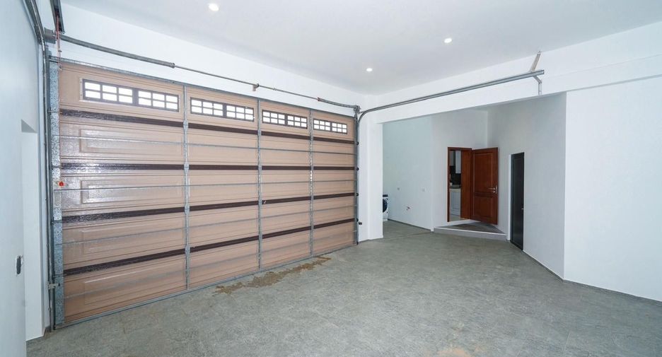 À vendre et à louer 4 chambres villa à Mueang Phuket, Phuket