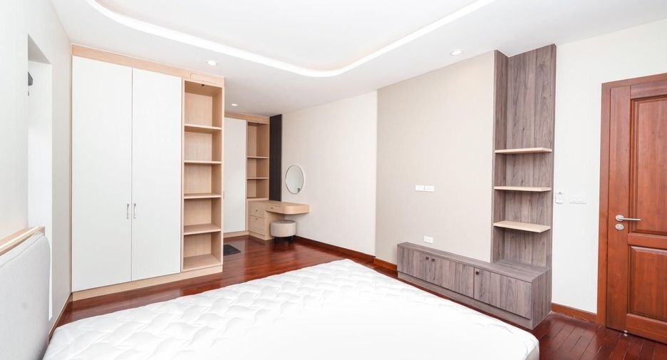 À vendre et à louer 4 chambres villa à Mueang Phuket, Phuket