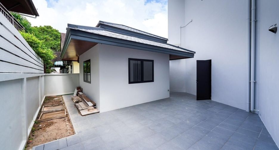 À vendre et à louer 4 chambres villa à Mueang Phuket, Phuket