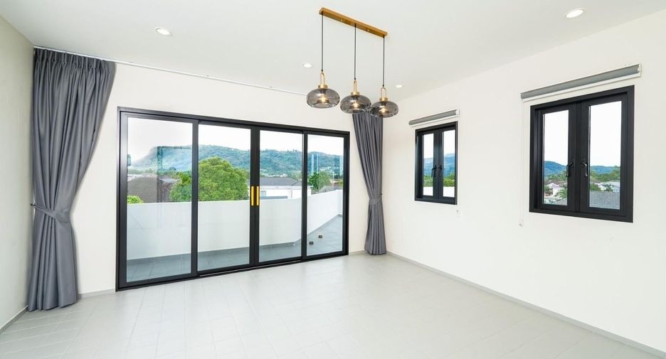 À vendre et à louer 4 chambres villa à Mueang Phuket, Phuket
