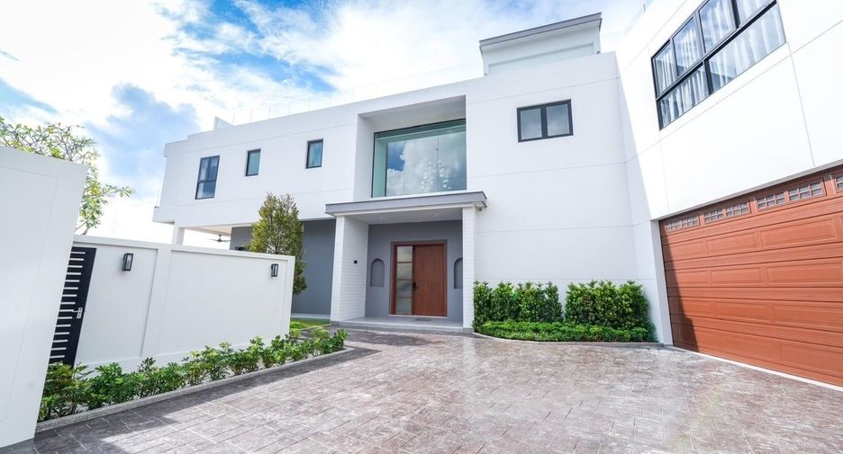 À vendre et à louer 4 chambres villa à Mueang Phuket, Phuket