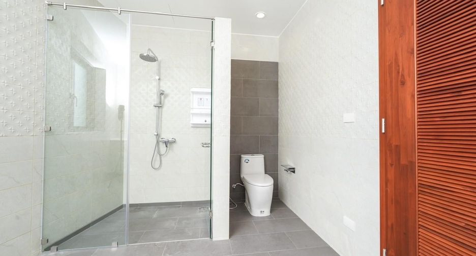 À vendre et à louer 4 chambres villa à Mueang Phuket, Phuket