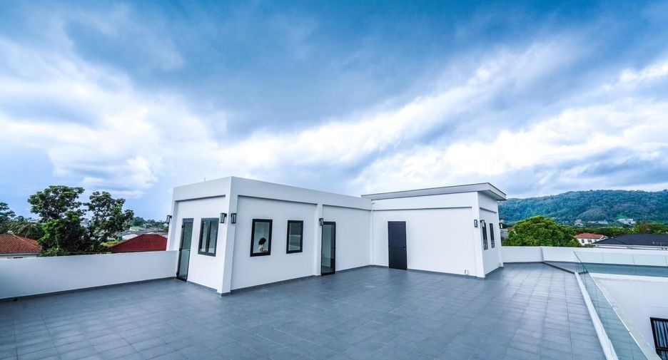 À vendre et à louer 4 chambres villa à Mueang Phuket, Phuket