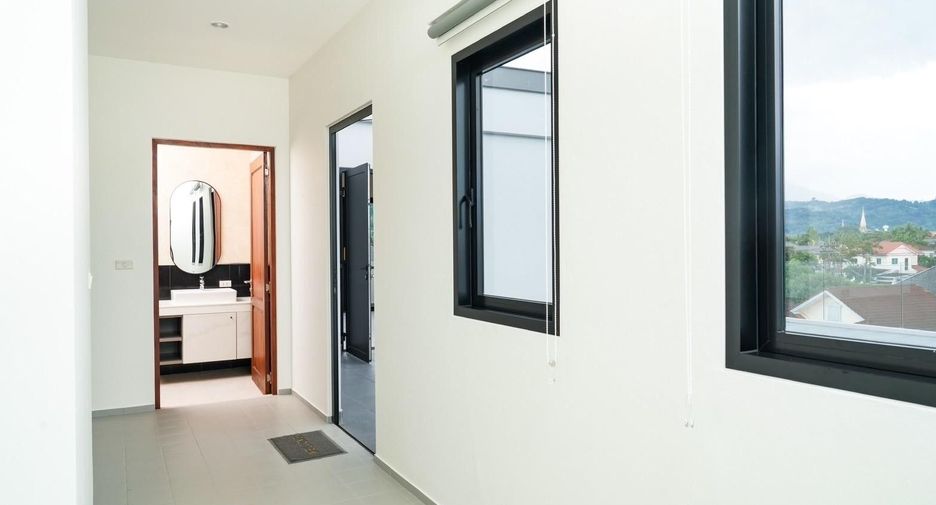 À vendre et à louer 4 chambres villa à Mueang Phuket, Phuket