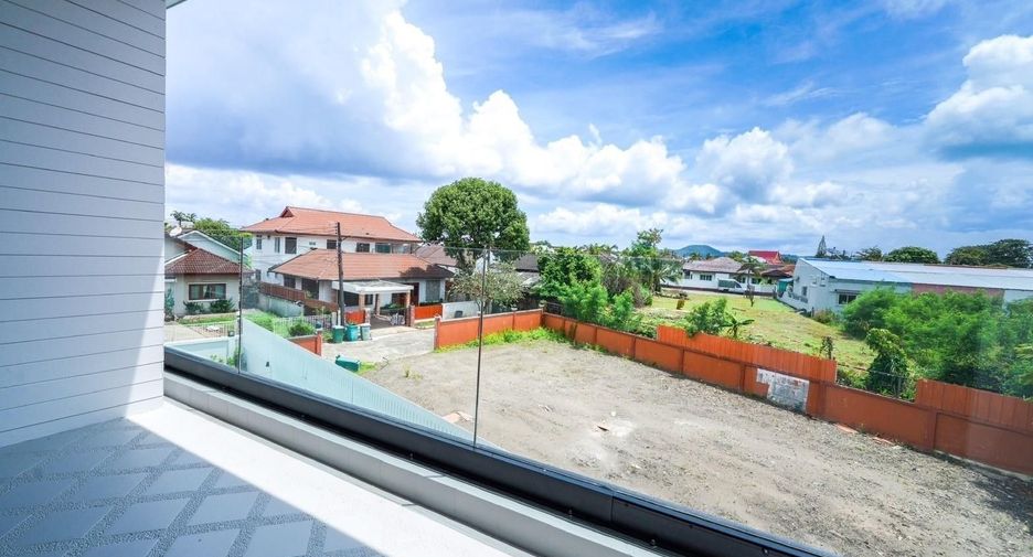 À vendre et à louer 4 chambres villa à Mueang Phuket, Phuket